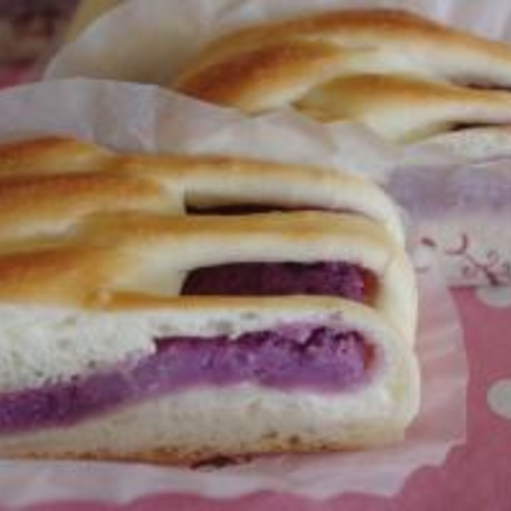 紫芋をチラ見せ♪シックな餡パン